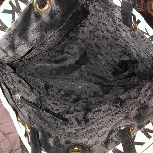 MK purse - Picture 2 of 2